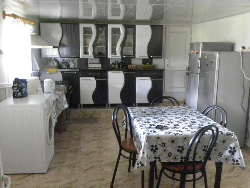 Mikheil Pitskhelauri Guest House Kazbegi Exteriör bild
